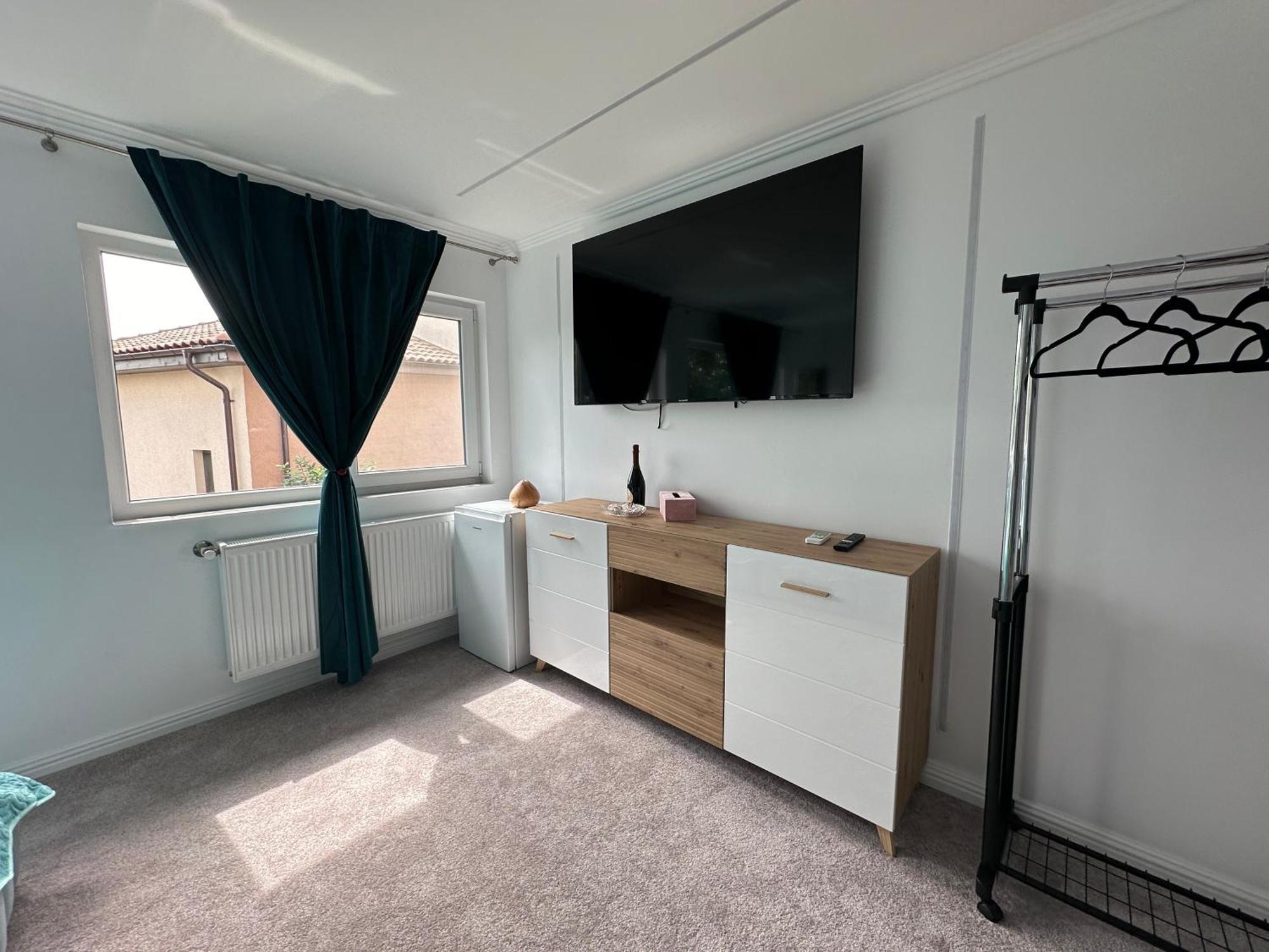 Elegant Escape Central Studio Craiova Exteriör bild